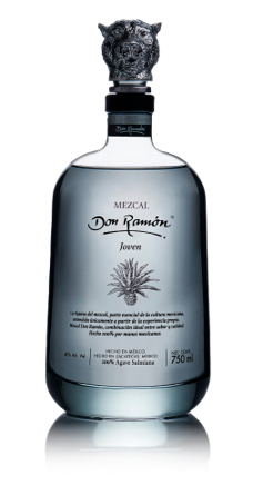 Imagen de casa Metl sobre una botella de mezcal joven salmina.