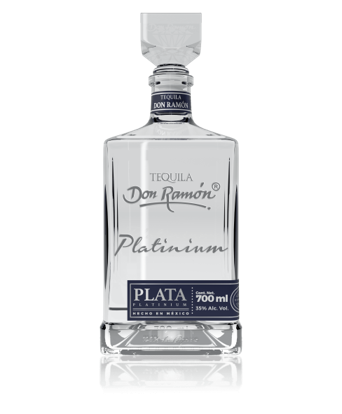 Imagen de casa Metl sobre una botella de tequila platinium plata.